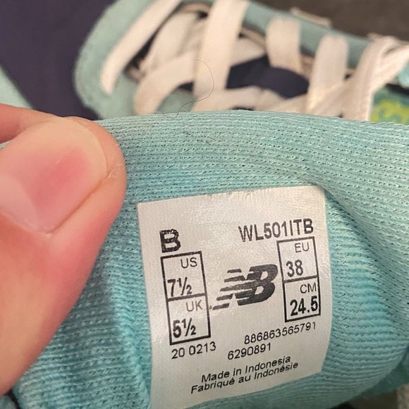 New Balance 501 Sneakers - Size 7.5 - Picture 8 of 8